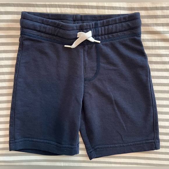 Old Navy Boys Navy Stretchy Cotton Shorts Size XS 5T - Picture 3 of 3